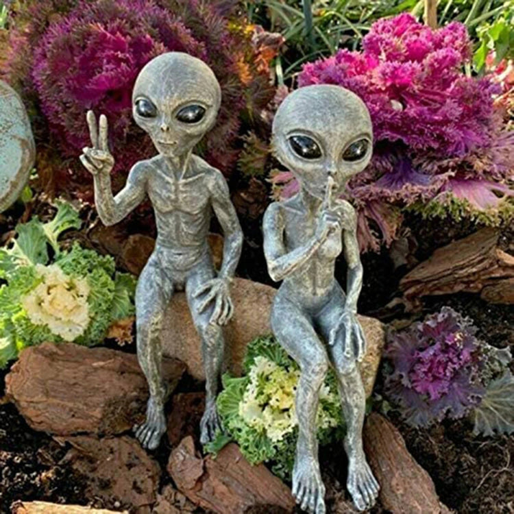 Aliens UFOs Statue Ornament Martians Greys Desk Bookshelf Garden Decor Figurine