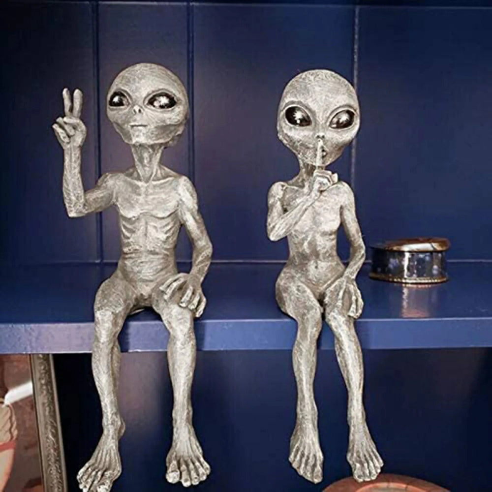 Aliens Statues Figurines Garden Sculpture UFOs Martians Desk Halloween Bookshelf Decor
