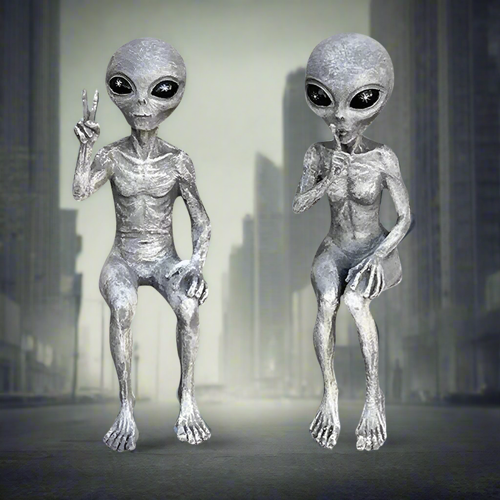 Aliens UFOs Statue Ornament Martians Greys Desk Bookshelf Garden Decor Figurine