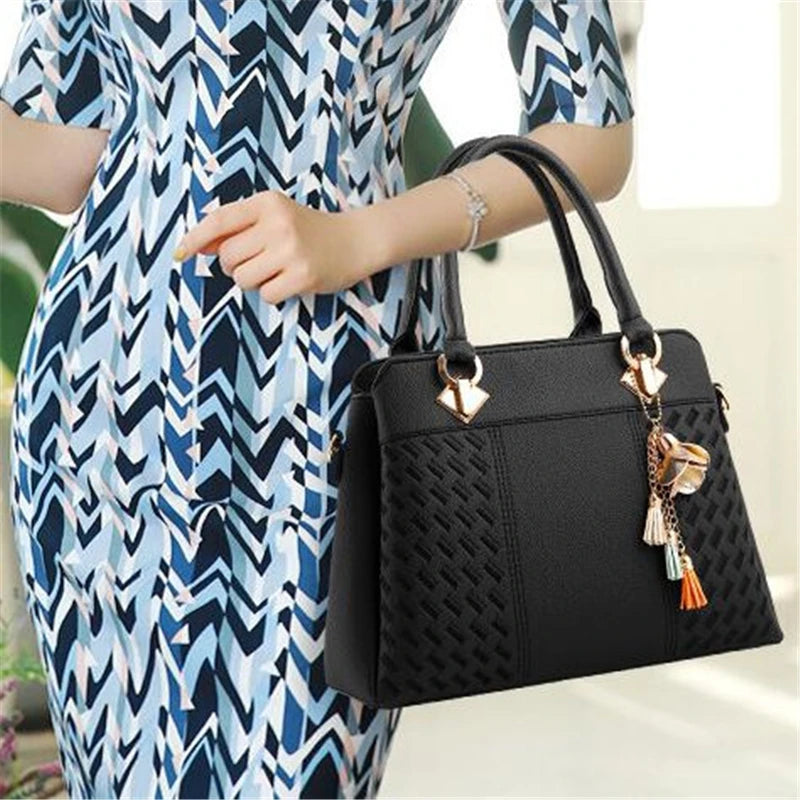 Luxury Handbag Women's Crossbody Bag With Tassels Large-Capacity Shoulder Bag