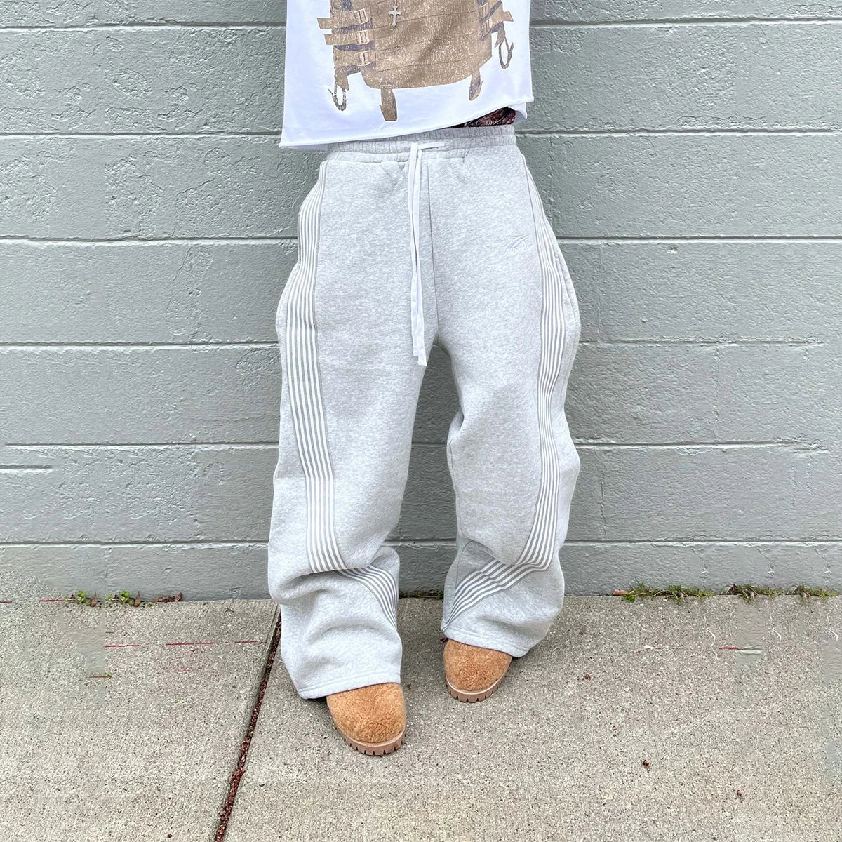 Streetwear Sweatpants Baggy With Curved Stripes Relaxed Fit